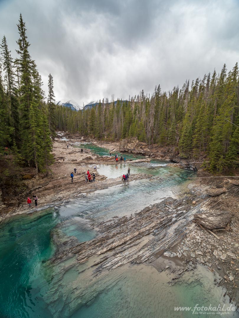 Kanada - Natural Bridge mit Touristen