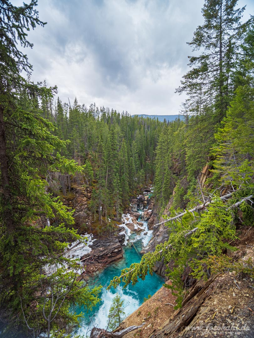 Kanada - Natural Bridge - Am Abgrund