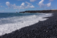 La Palma - 16 ... mit schwarzem Vulkangestein/Sandstrand