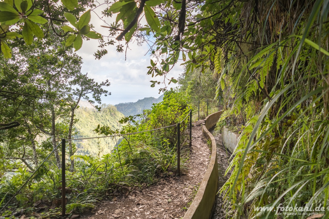 Wanderung an einer Levada.